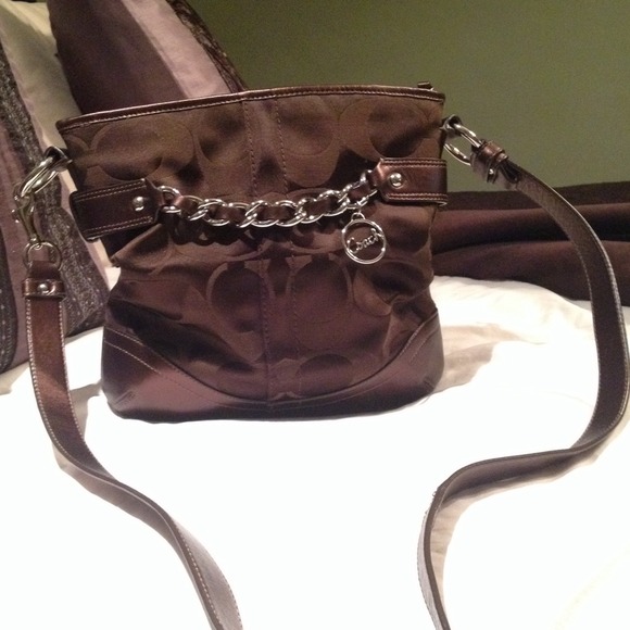 Chocolate brown Coach Cross body bag💯