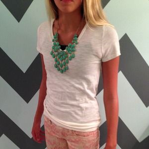 Cream V-neck Teeshirt