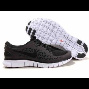 Nike unisex free runs. Price reduced !!