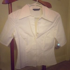 button up white top. 3/4 sleeves