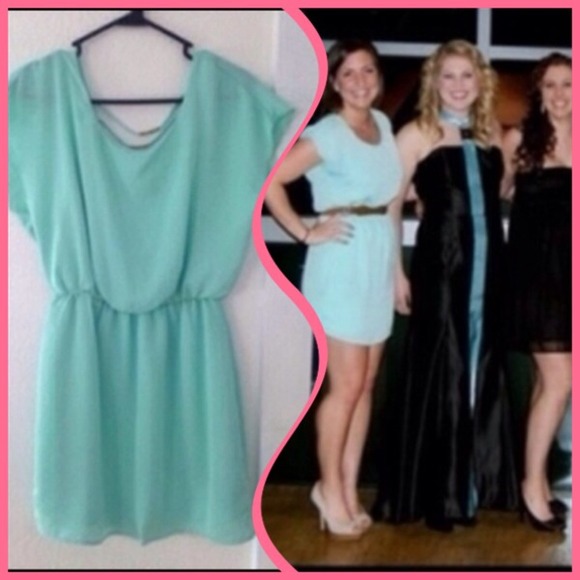 Mint dress - Picture 1 of 4