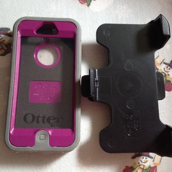 Grey and purple otterbox iphone 5/ 5s phone case
