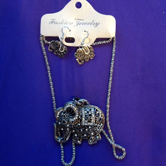 Elephant necklace and earrings set