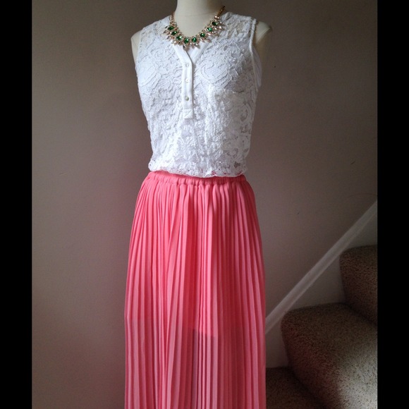 😎 2X Host Pick...CORAL PLEATED MAXI SKIRT NWOT - Picture 4 of 4