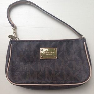 *Authentic* Michael Kors Small Shoulder Bag.