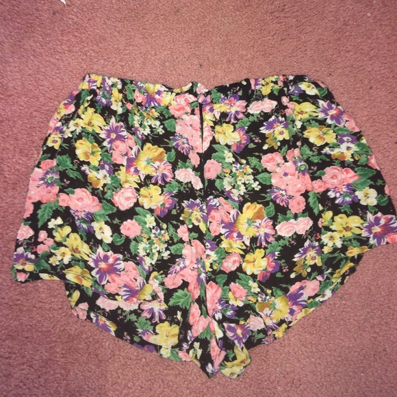 MINKPINK floral shorts XS
