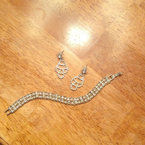 Bracelet & earrings set