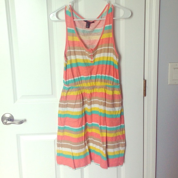 🚫sold in garage sale🚫Stripped summer dress