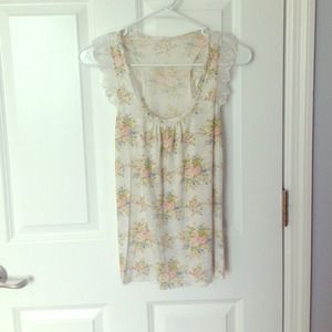 🚫sold in bundle🚫 Floral razor tank