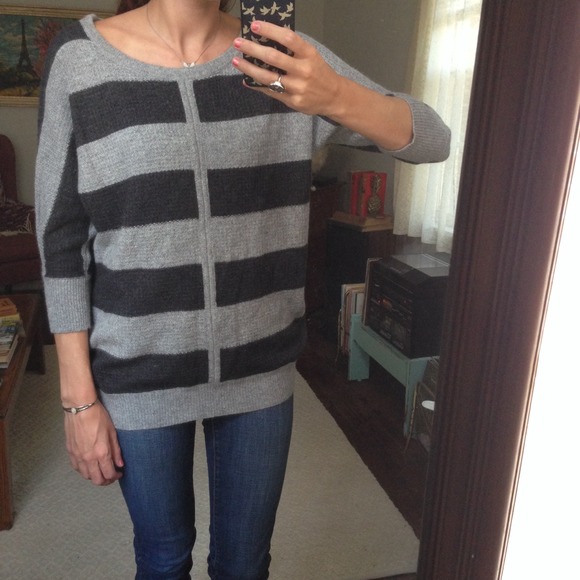 🚫🚫SOLD in bundle🚫🚫LOFT cozy sweater - Picture 4 of 4