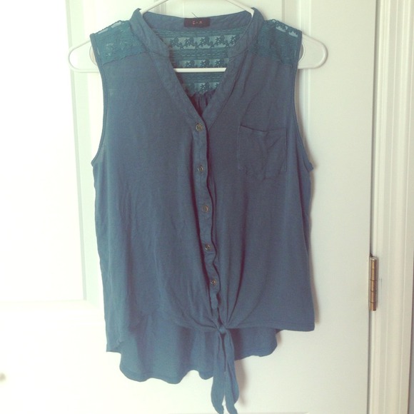 🚫sold in garage sale🚫Teal tie crop top