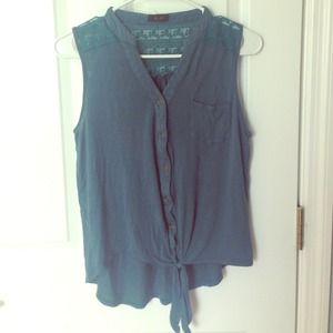 🚫sold in garage sale🚫Teal tie crop top