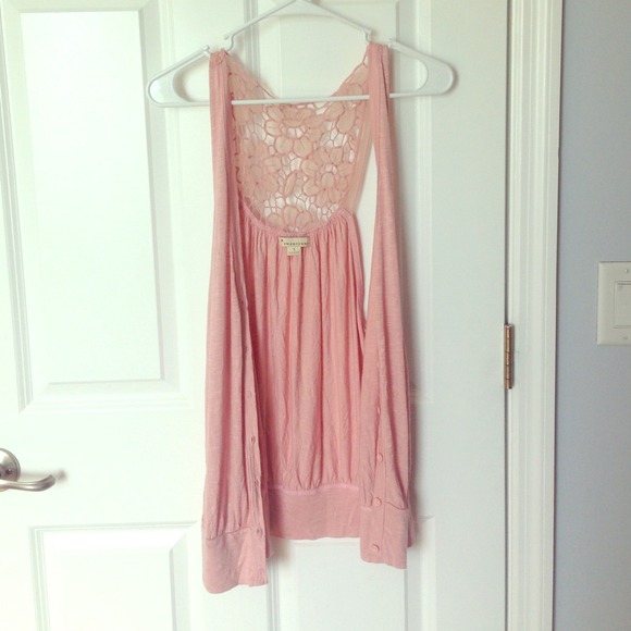 🚫sold in bundle Sleeveless button up🚫 - Picture 1 of 4
