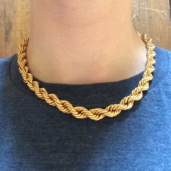 Jewelry - Vintage Rope-like Necklace
