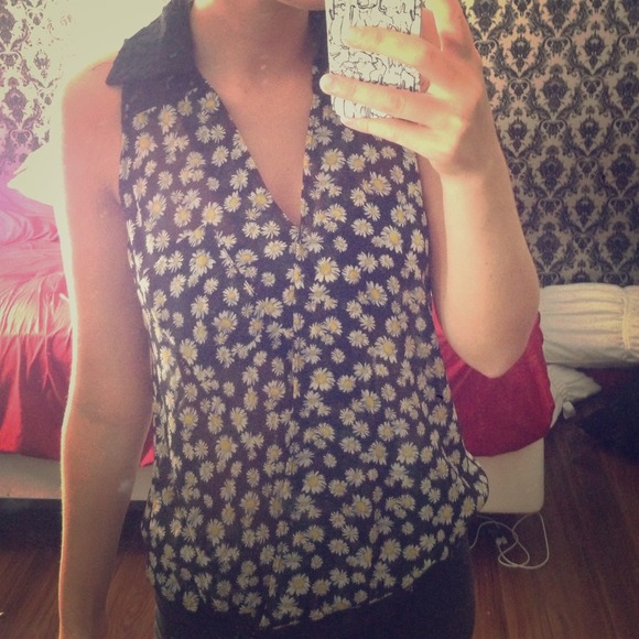 tank top with lace collar - Picture 1 of 2
