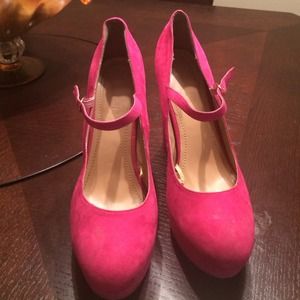 Chunky hot pink heel