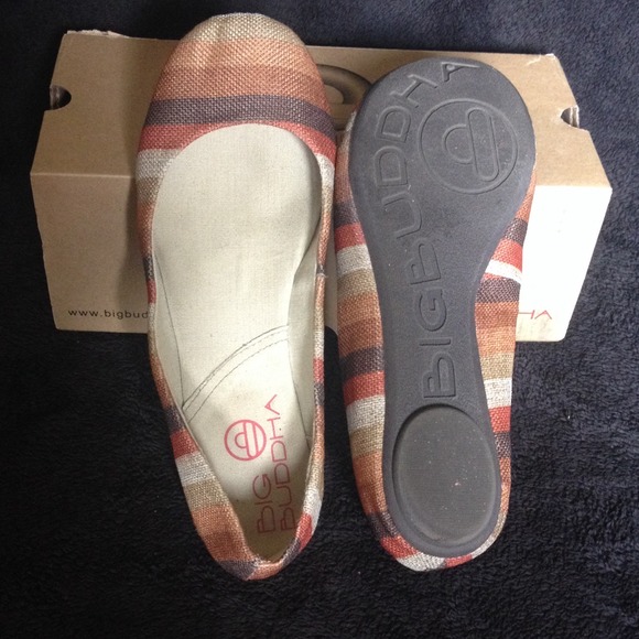 Flats perfect for summer and fall!! - Picture 3 of 4