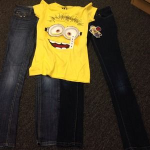 T-shirt and skinny jeans