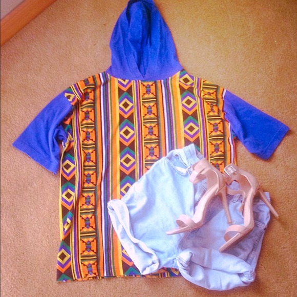 Tops - Hooded Tribal Shirt 💖 sold