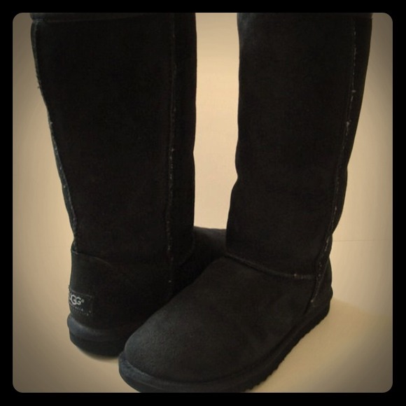 Black Uggs Size 8 SOLD