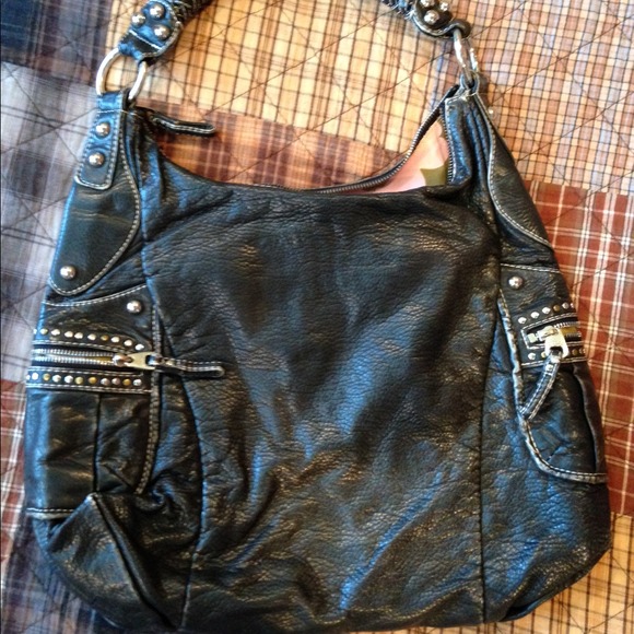 👜GUESS👜 - Picture 2 of 4