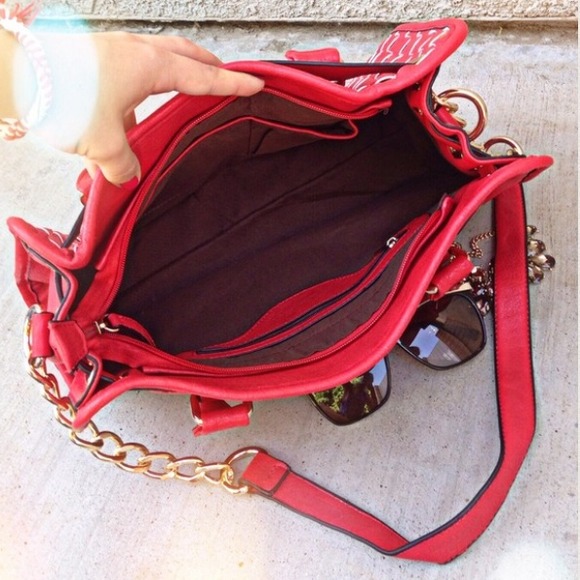 ❗️🚫SOLD IN BUNDLE❗️Ablaze Chic Elegance Handbag - Picture 4 of 4