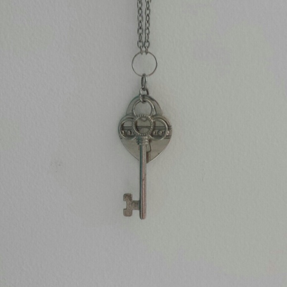 SILVER LOCK AND KEY NECKLACE