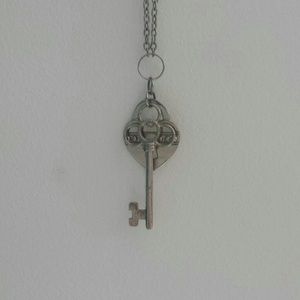 SILVER LOCK AND KEY NECKLACE