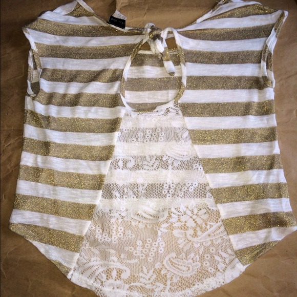Crop top - Picture 3 of 3