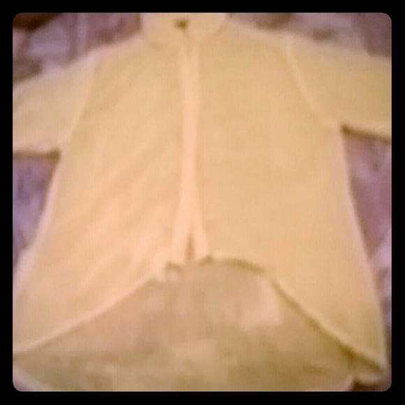 Hi-low shirt never been worn and its long sleeve - Picture 1 of 1