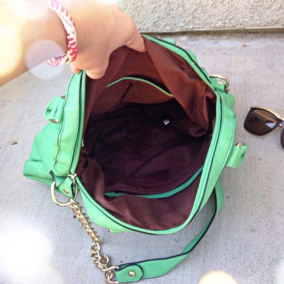 ❗️🚫SOLD IN BUNDLE❗️Seafoam Shoreline Handbag - Picture 4 of 4