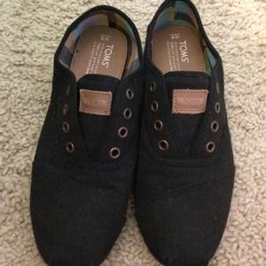 Women's black cordones TOMS