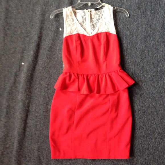 ⭐️Red peplum lace dress! Bought from NastyGal⭐️⭐️ - Picture 1 of 4