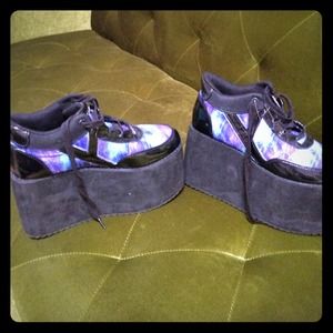 A killer pair 90's platform club kids sneakers