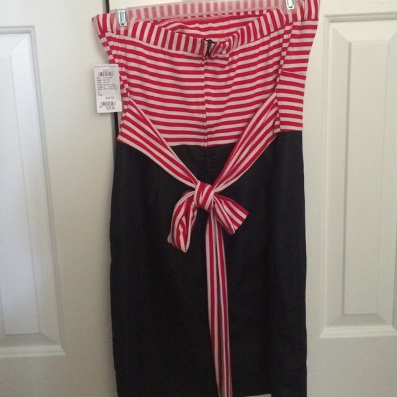 Red white and blue dress - Picture 2 of 4