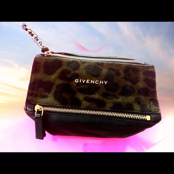 GIVENCHY - Picture 4 of 4