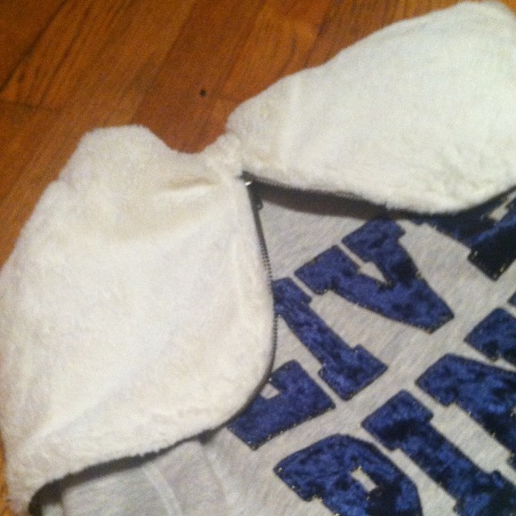 Victoria's Secret Pink Sherpa Lined Hoodie - Picture 3 of 4