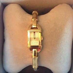 Authentic GUCCI bamboo watch style 6800