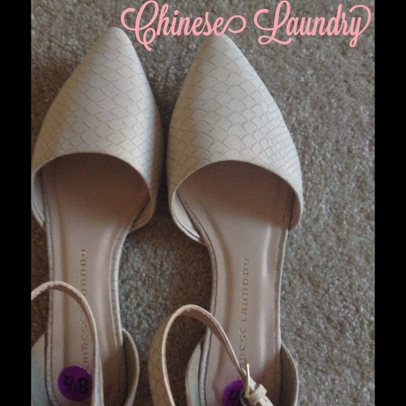 Ankle strap pointy toe flats