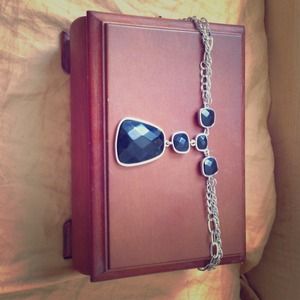 Classy statement necklace!