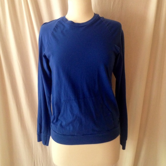 Pullover light weight sweat shirt