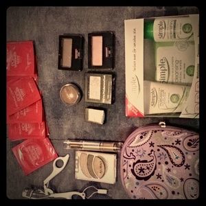Simple set, eyelash Curler, Revlon, maybeline make