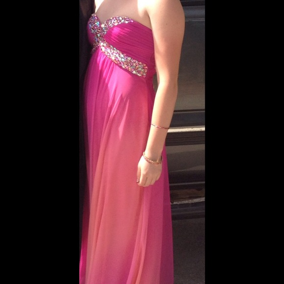 PROM DRESS Size 9, It only has been worn once.