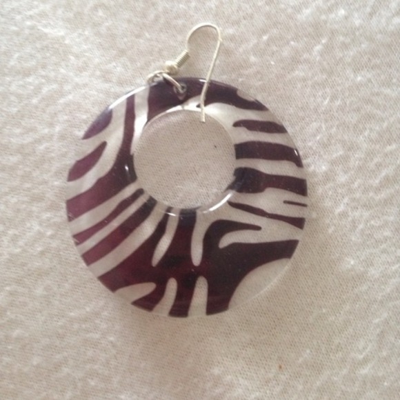 Brown and clear zebra print earrings - Picture 2 of 3