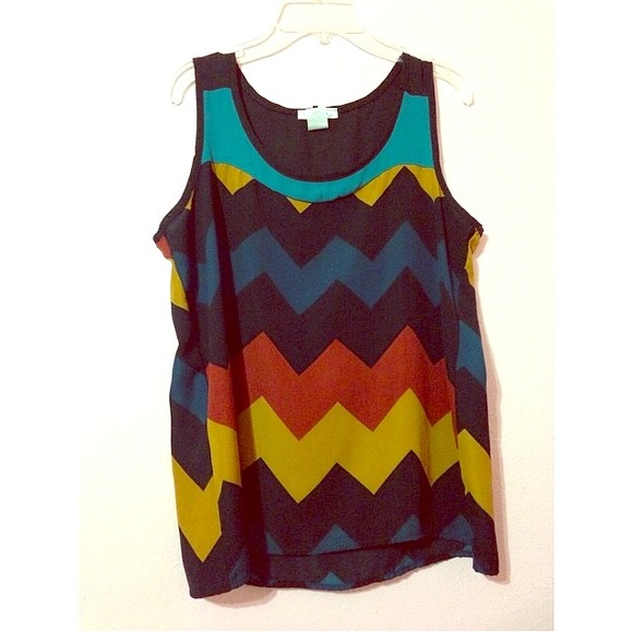 Chevron Top