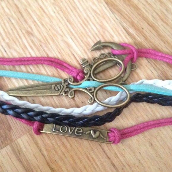 Love, scissors bracelet
