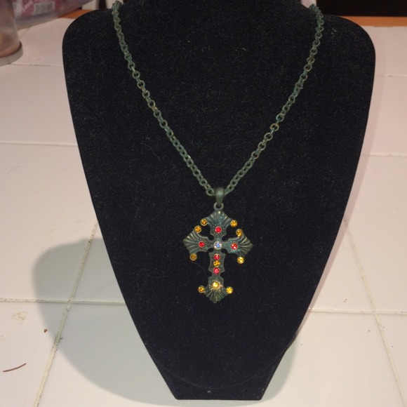 grunge cross necklace.
