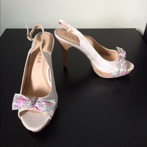 Tan/Floral Heel
