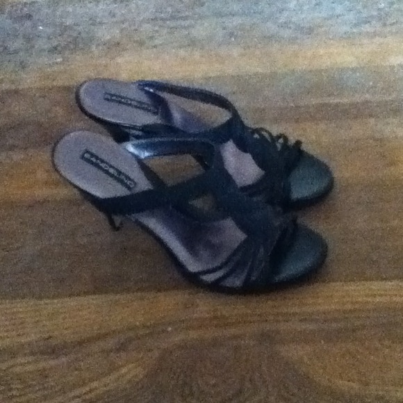 Shoes - Picture 3 of 4