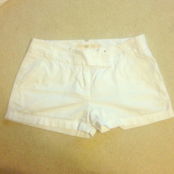 White Pre-worn J.Crew Chino shorts. Size 4.